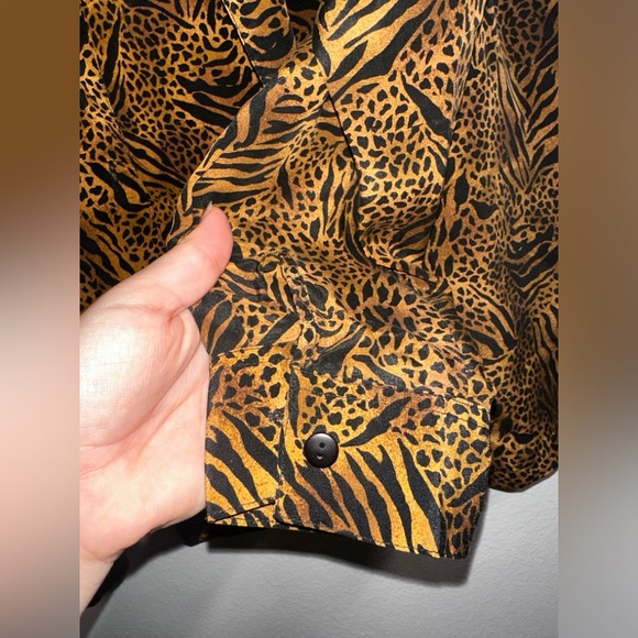 Petite Sophisticate 100% silk leopard animal print long sleeve Size Large - Picture 5 of 9